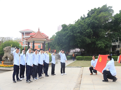 國家能源集團(tuán)福建晉江熱電公司團(tuán)委組織開展“學(xué)黨史、祭英烈、當(dāng)先鋒”主題團(tuán)日活動