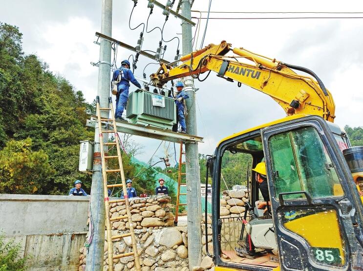 南方電網(wǎng)公司加強(qiáng)農(nóng)村電網(wǎng)建設(shè)，以充足電力激發(fā)鄉(xiāng)村活力