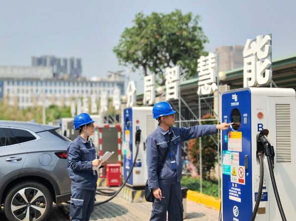 南方區(qū)域用電負荷創(chuàng)今年以來新高 南方電網全面?zhèn)鋺?zhàn)度夏“大考”