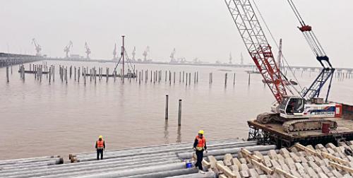 中國能建浙江火電承建的海鹽開發(fā)區(qū)碼頭一期光伏發(fā)電項(xiàng)目開工