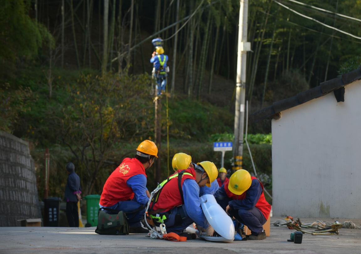 國網余姚市供電公司：80盞路燈點亮革命老區(qū)鄉(xiāng)村路