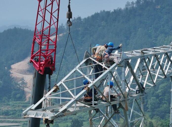 機械化施工助湖南電網高質量建設