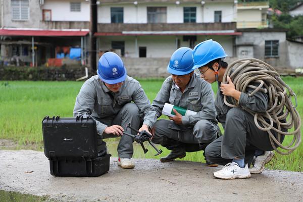 國網新邵縣供電公司全力以赴戰(zhàn)高溫保供電