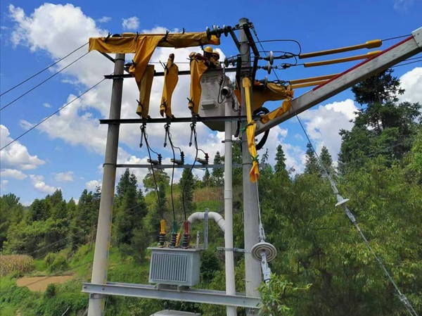 貴州石阡供電局大力推進低電壓、重過載專項治理，提升電力供應穩(wěn)定性